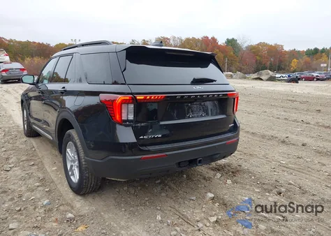 2025 Ford Explorer Active z USA, uszkodzony, nr VIN 1FMUK8DH1SGC32638